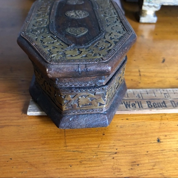 Antique East Indian Spice Box - Picture 11 of 16